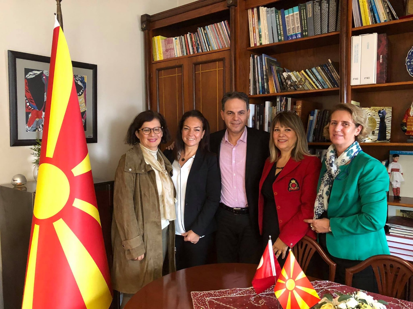 Göreve yeni gelen Makedonya Başkonsolosu Sn. Aleksandra HRISTOV'a yeni görev tebriği ziyaretinde bulunduk. 