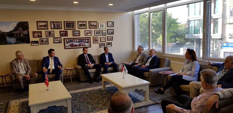 AK Parti 3. Bölge Milletvekili adayları ve AK Parti Bakırköy İlçe Başkanlığı 01.06.2018 tarihinde derneğimizi ziyaret etmiştir.